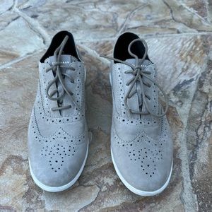Coke Haan women’s lace up Oxford shoes